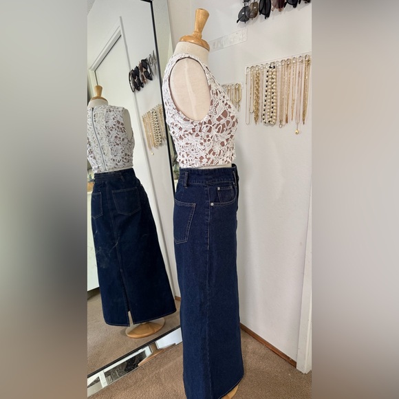 Olivaceous••Lace Crocheted Cropped Tank••small - Picture 8 of 11